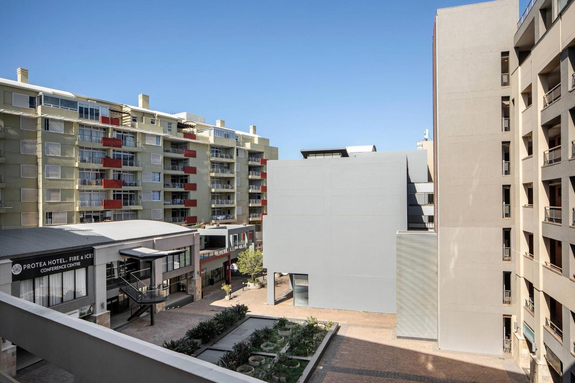 Protea Hotel Fire & Ice! By Marriott Durban Umhlanga Ridge Екстер'єр фото